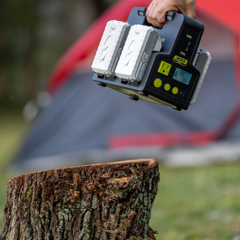 Sun Joe CERTIFIED AUTHENTIC 24V-300WI 24-Volt IONMAX Cordless Hot-Swap Powered Inverter Generator Power Station | W/ AC Adapter, AC Receptacle, 2x USB Type A, 2x USB Type C, LED Spotlight, Wireless Phone Charger | 320-Watt - 图片 17